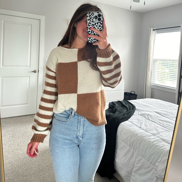 Boutique Crewneck Sweater - Picture 3 of 8